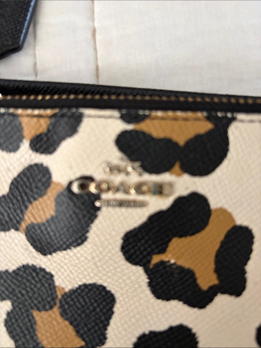 Coach Leopard-Print Wristlet in Cream, Black & Brown 6.5” x 4” x .5” NWOT - Picture 2 of 4